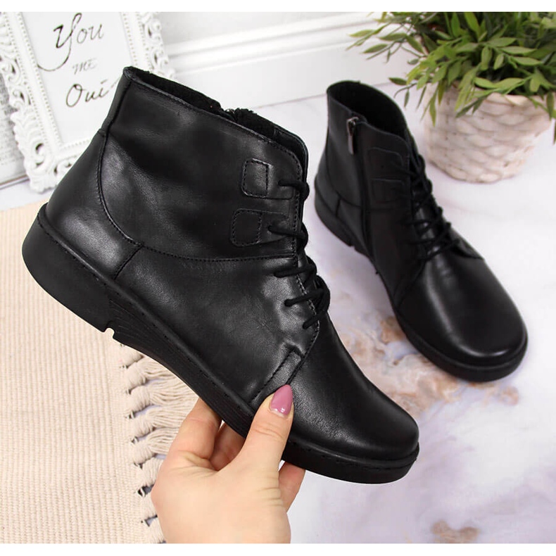 Comfortable insulated black leather boots for women Łukbut 1816 2