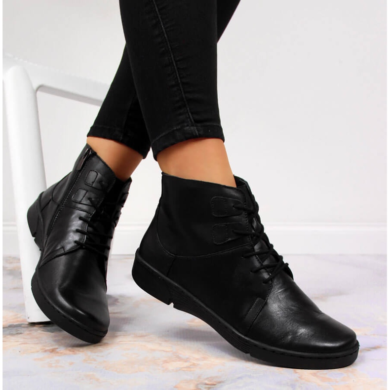 Comfortable insulated black leather boots for women Łukbut 1816 1