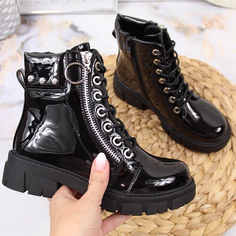 Black Vinceza black lacquered insulated boots for girls 1