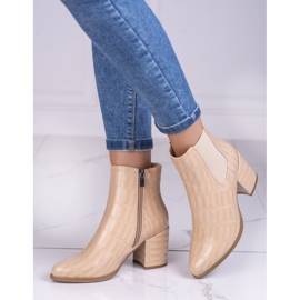 Jodhpur boots on the Shelovet post beige with a pattern 1