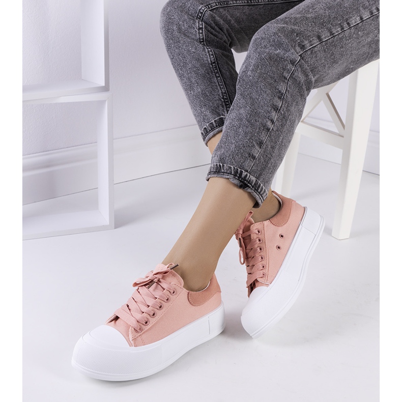 Pink sneakers on the Kilkenny platform 1