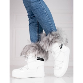 White women's snow boots with Shelovet fur 1