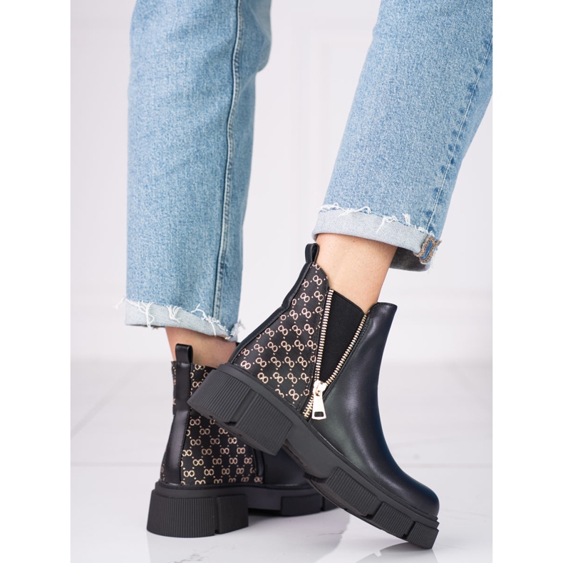 Ladies' black Chelsea boots on the Shelovet platform 1