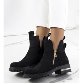 Black Holden boots 1