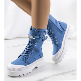 Blue sneakers with Taus chain 1