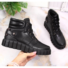 Women's platform workers with black Potocki decoration 1