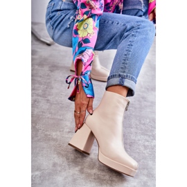 Women's Boots On Chunky Heels With A Zipper Beige Carrera 1