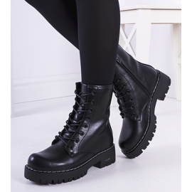 Black boots with white thread Rebeca 1