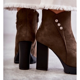 PG1 Suede Booties On A Lagerlla Post khaki green 2