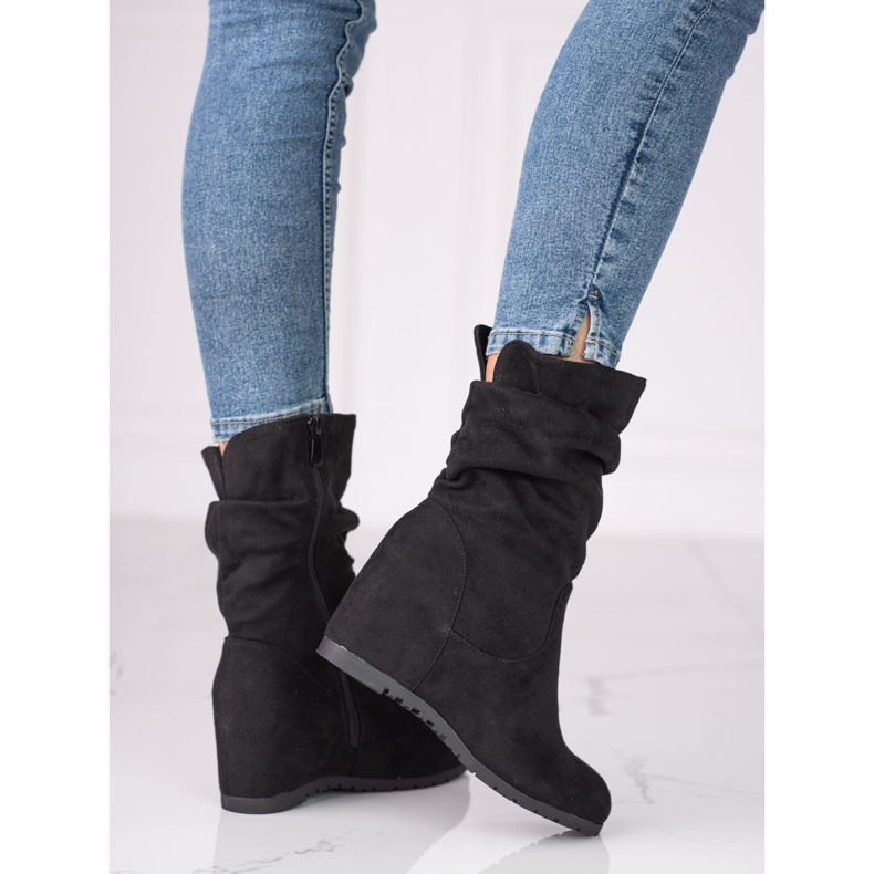 Women's boots on the Shelovet wedge with a ruffled upper black 1