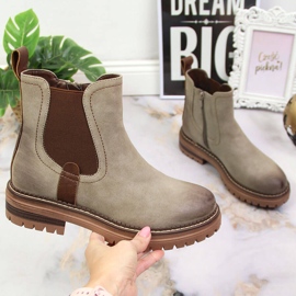 Jodhpur boots on the khaki eVento platform 1