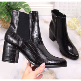 Women's boots on the post of insulated black crochet Laura La.Fi 1