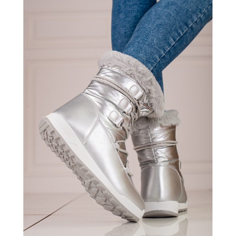 Women's snow boots on the Shelovet silver platform 2