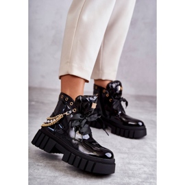 Lacquered Warm Boots With Chain Black Karoline 2