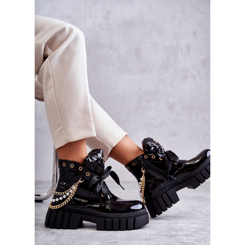 Lacquered Warm Boots With Chain Black Karoline 1