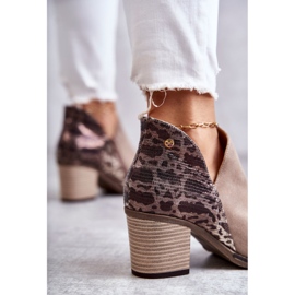 Women's leather boots on a high heel Maciejka Beige 04492-43 brown 2