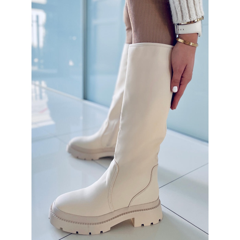 Pionter Beige riding boots 1