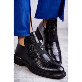 Vinceza Lacquered boots with cutouts on a flat heel Black Eunice 2