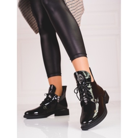 Shelovet women's boots with a cut-out black 1