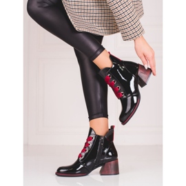 Ladies' black ankle boots with red Vinceza lacing 1
