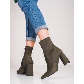 Green women's boots on the Shelovet post 1