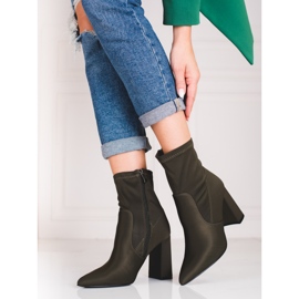 Green women's boots on the Shelovet post 2