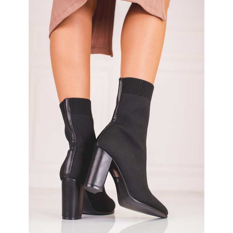 Fitted women's boots on the Shelovet black post 1