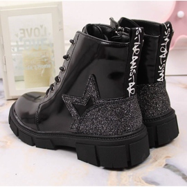 Black, lacquered, insulated black NEWS boots for girls 3