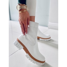 Ankle boots with a flexible Barrino White upper 1