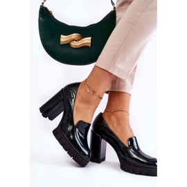 Fashionable Lacquered Pumps On A Massive Green Margott Platform 2
