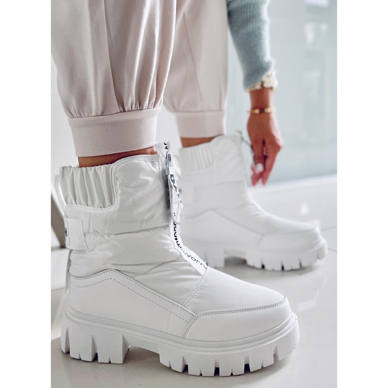 PA1 Insulated snow boots from Joanie White 1