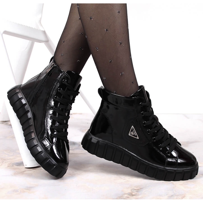 Patent leather women's boots with a black Filippo platform 1