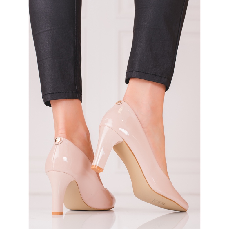 Women's beige Shelovet pumps, lacquered 1