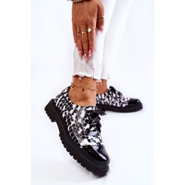 Lacquered lace-up shoes Laura Messi 2441 Black and White 2