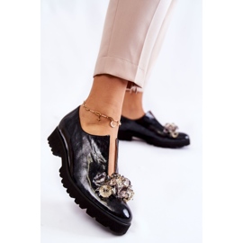 PA2 Elegant lacquered shoes with Black and Gray Cindy decoration 1