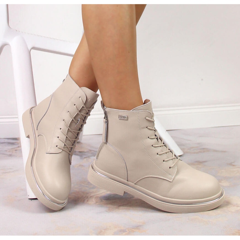 Leather lace-up boots with a zipper, insulated beige Goe II2N4015 1