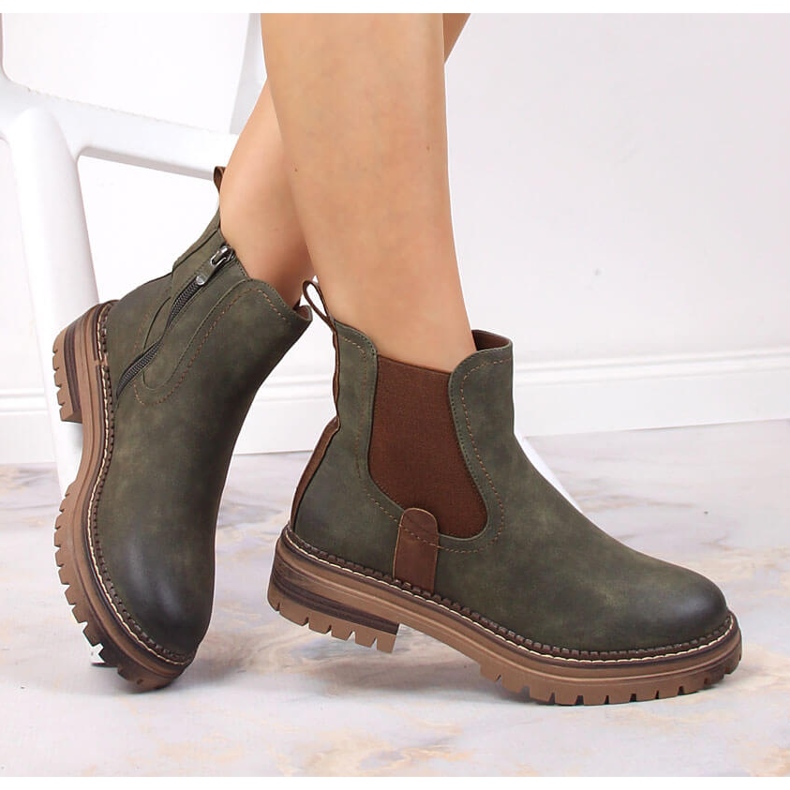 Green eVento warm Jodhpur boots on the platform 1