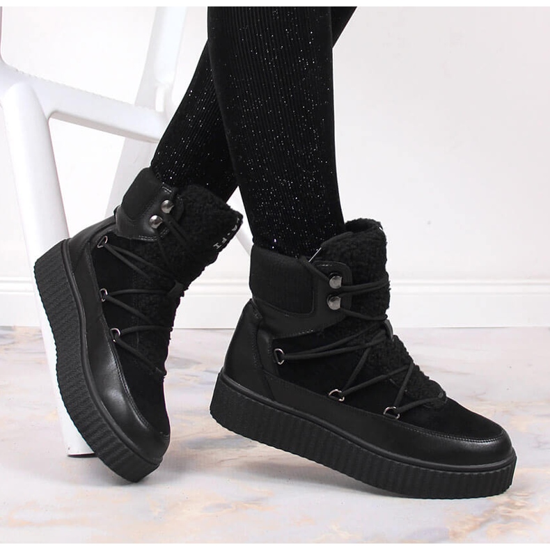 Women's lace-up boots with an insulated black Laura La.Fi platform 1