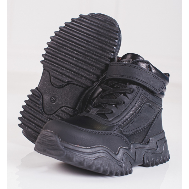 Black insulated boys boots 2
