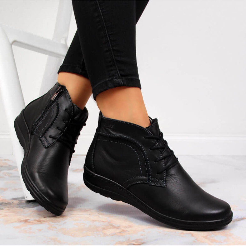 Black insulated leather boots black Helios 612-2 2