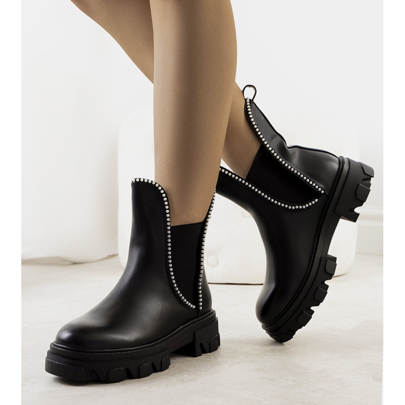 BM Black boots on a tractor sole from Fermo 1