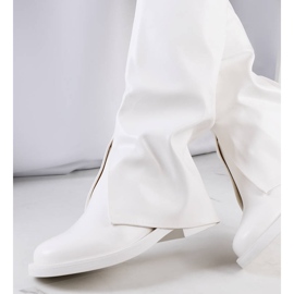 PA1 Moerna white boots 1