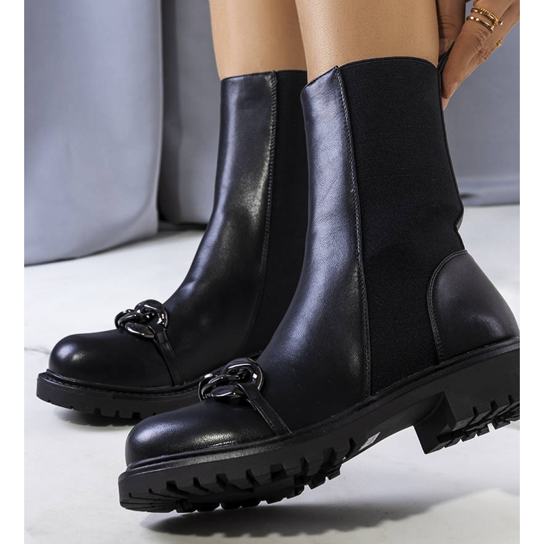 PA1 Black boots with Tubre chain 1
