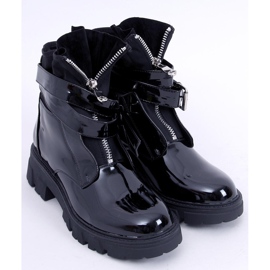 BM Fray Black flat lacquered boots 1