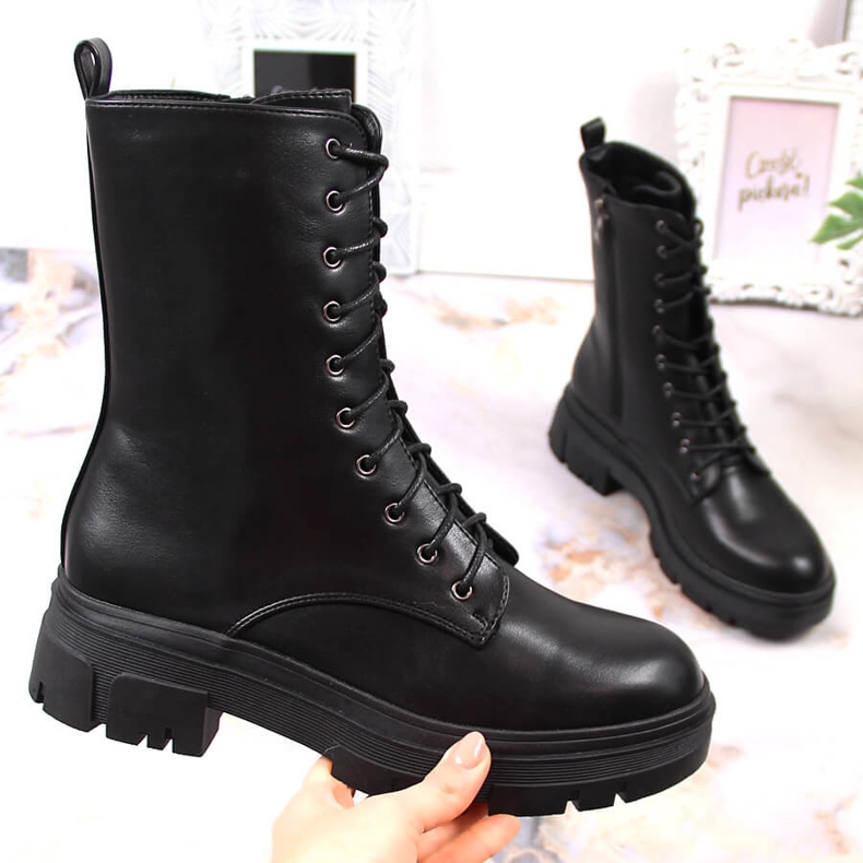 Black Women's warm boots on the platform Filippo 1