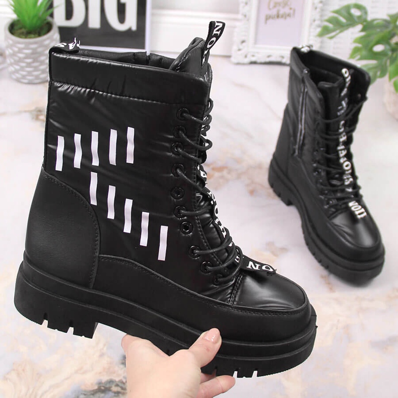 Women's lace-up snow boots with a black Vinceza platform 1