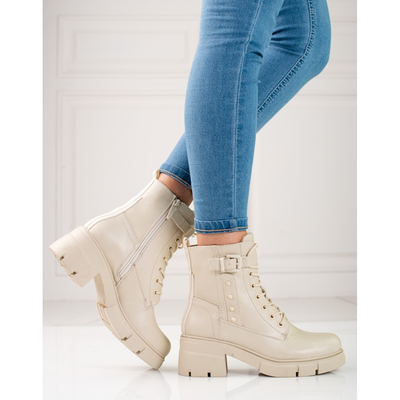 Lace-up boots on the shelovet platform beige 2