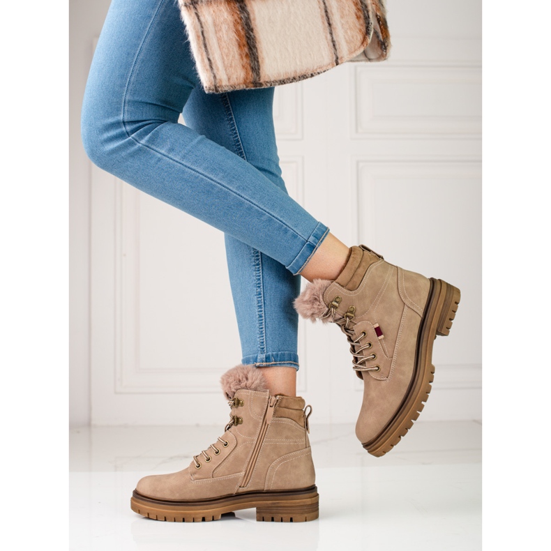 Ladies' beige hiking boots 1