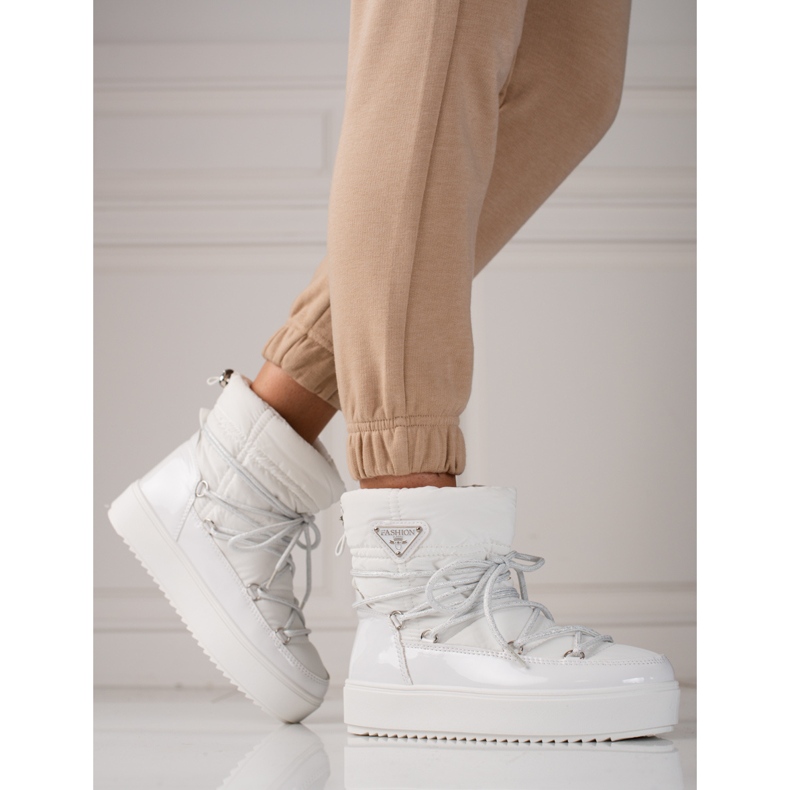 Women's white shelovet snow boots 2 Women's white shelovet snow boots 2