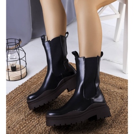 BM Black boots on a brown Jadiel sole 2
